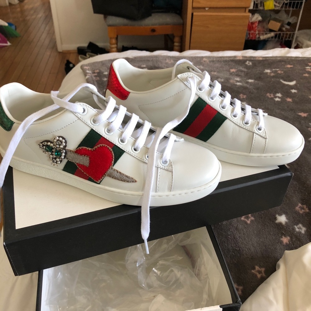 Gucci sneakers * SOLD *